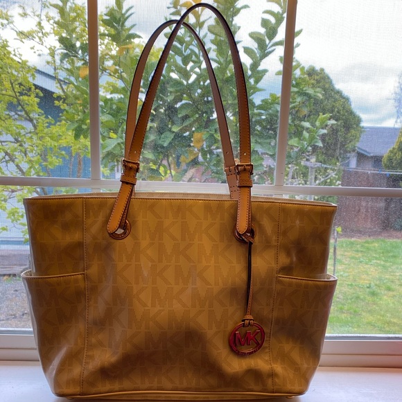 Michael kors hand bag - Picture 3 of 6